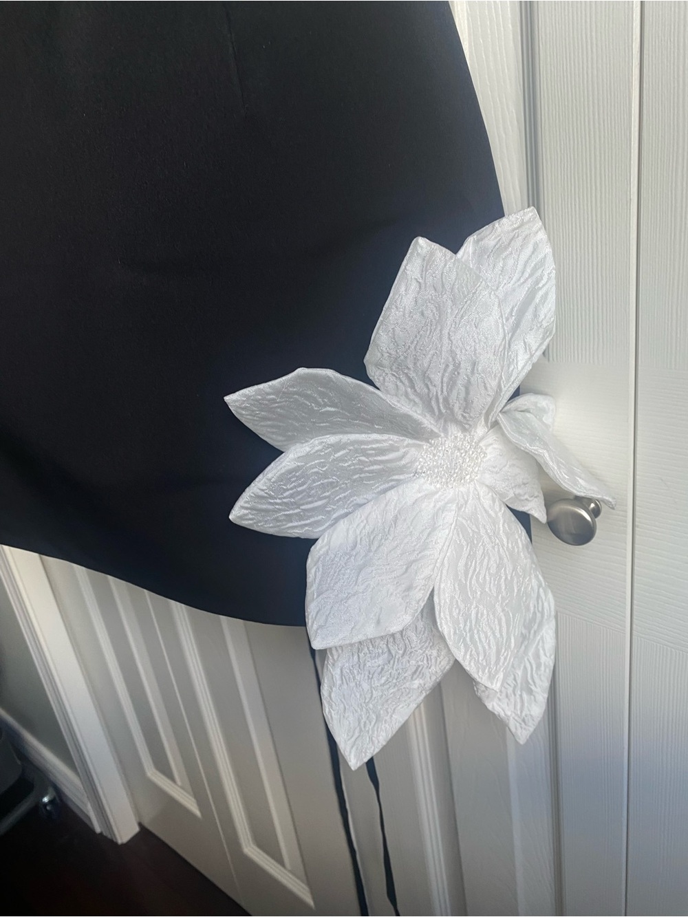 NEW Bronx and Banco Jasmine Maraya Mini Dress in Black & White with White Floral - Picture 11 of 16